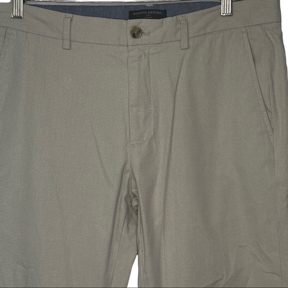 Banana Republic Men’s Slim Fit 32 x 32” Light Grey Tapered Leg Casual Dr… - Picture 2 of 7